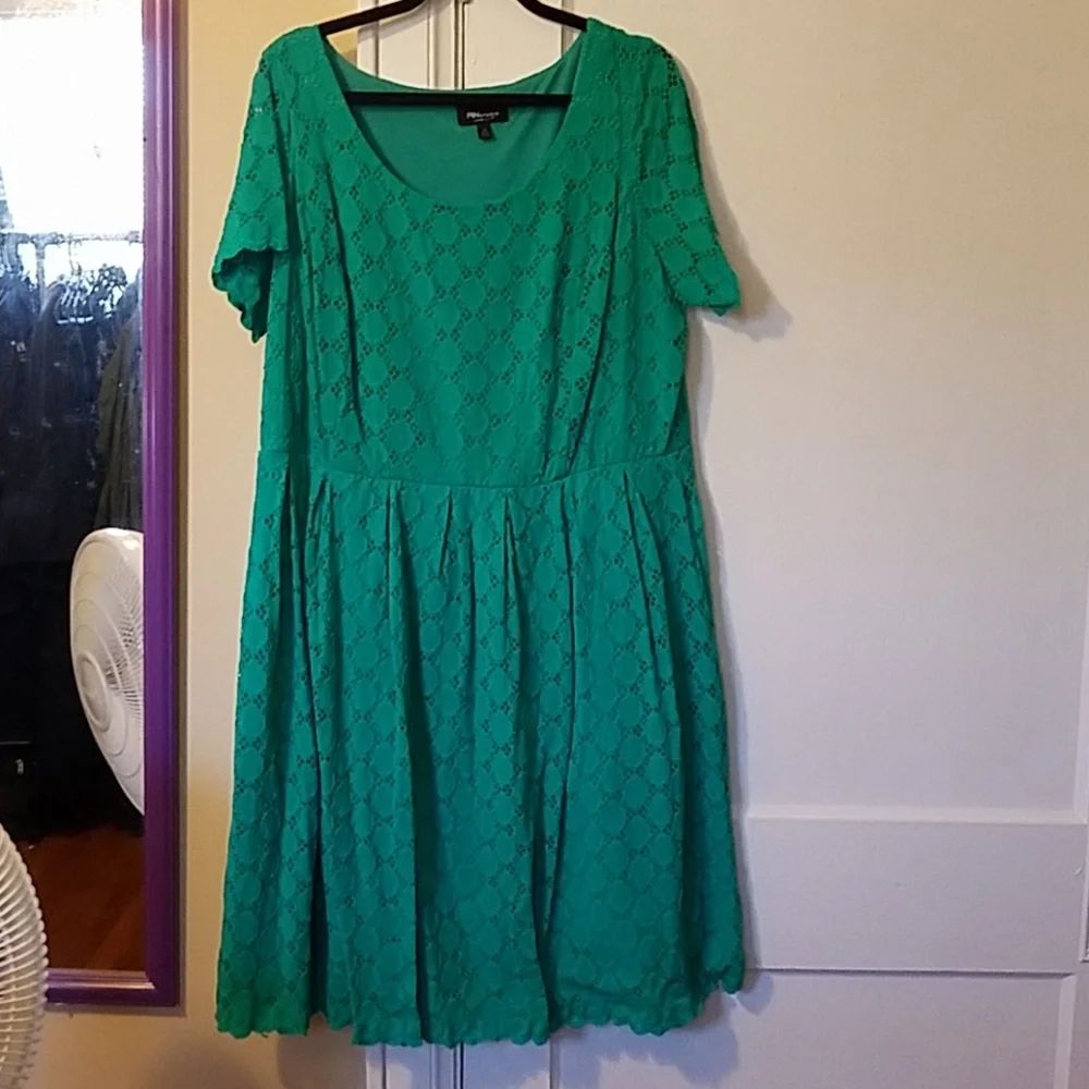 Turquoise teal lace dress. - Picture 1 of 4